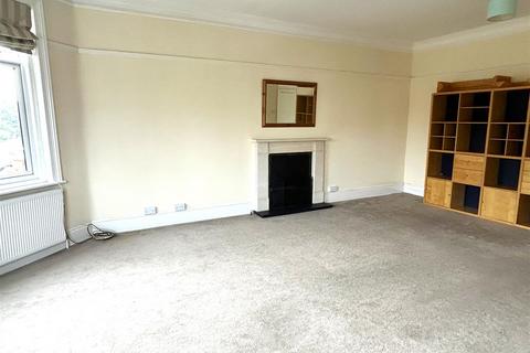 3 bedroom flat for sale, Hartfield Road, Eastbourne