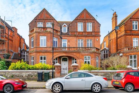 3 bedroom flat for sale, Hartfield Road, Eastbourne