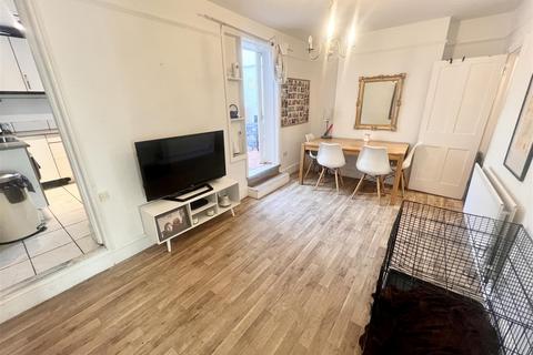 6 Mount Pleasant, Pill, Bristol, BS20 0ES