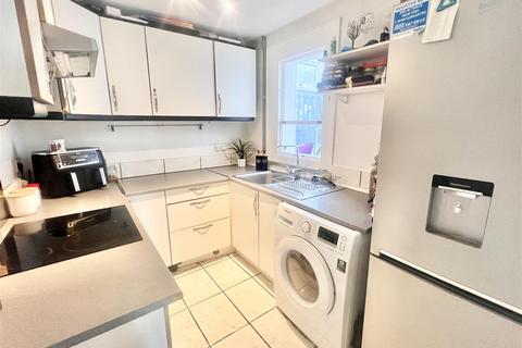 6 Mount Pleasant, Pill, Bristol, BS20 0ES