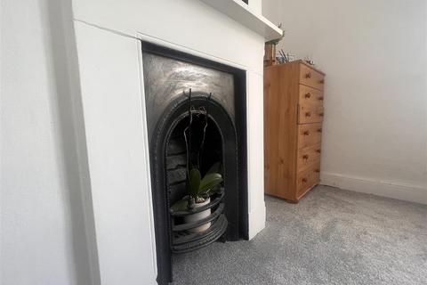 6 Mount Pleasant, Pill, Bristol, BS20 0ES