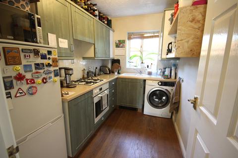 2 bedroom semi-detached house to rent, Thistle Close, Noak Bridge