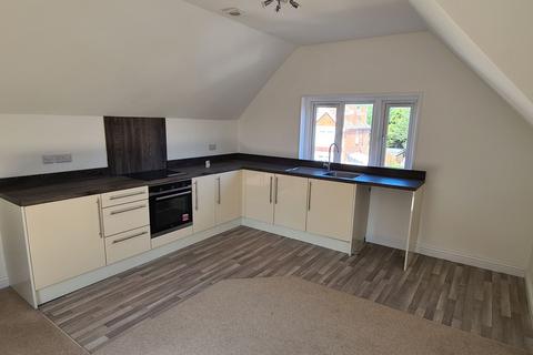 2 bedroom flat to rent, Dorset Road, Bexhill on-sea TN40