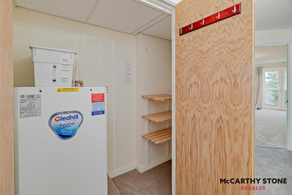 8622124-interior09-800.JPG