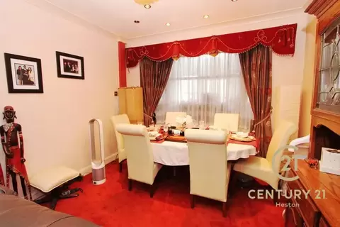 286 Lady Margaret Road, Southall, UB1 2RX