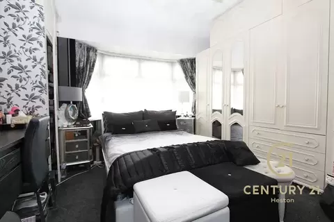 286 Lady Margaret Road, Southall, UB1 2RX