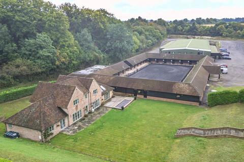 4 bedroom equestrian property for sale, King`s Worthy, Winchester