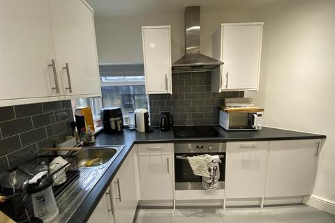 2 bedroom flat to rent, LUXURY 2 Bedroom apartment Mill Hill Broadway NW7