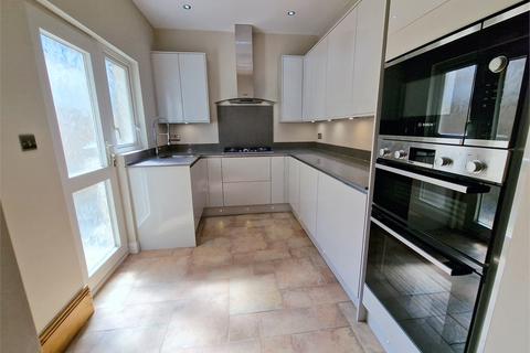 5 bedroom semi-detached house to rent, Morland Avenue , Croydon,