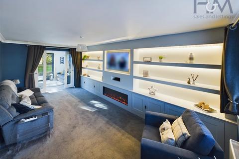 30 Petworth Close, Stevenage, SG2 8UP