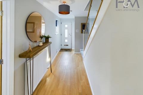 30 Petworth Close, Stevenage, SG2 8UP