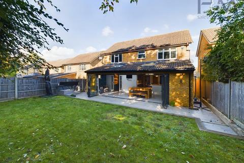 30 Petworth Close, Stevenage, SG2 8UP
