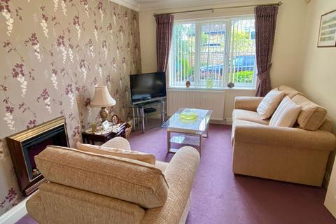 10 James Court, Collingham, Wetherby, LS22 5PA