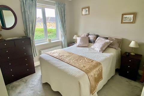 10 James Court, Collingham, Wetherby, LS22 5PA