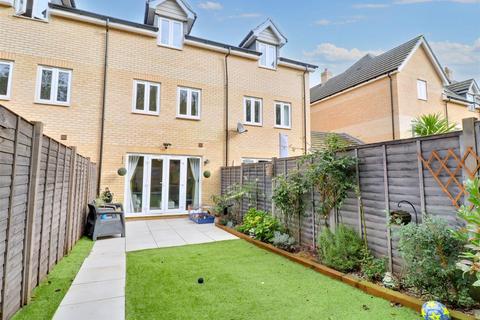 3 bedroom townhouse for sale, Falcon Crescent, Costessey NR8