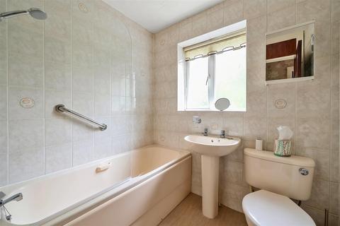 94 Sevenoaks Close, Sutton, SM2 6NL