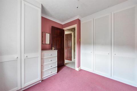 94 Sevenoaks Close, Sutton, SM2 6NL