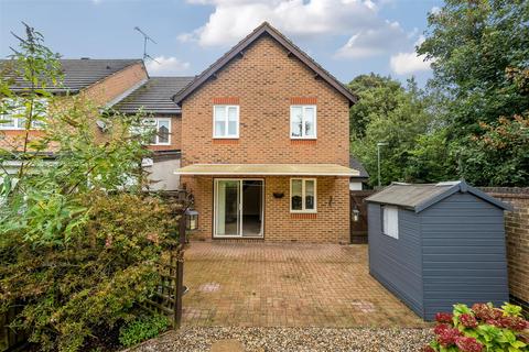 94 Sevenoaks Close, Sutton, SM2 6NL