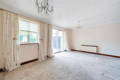 94 Sevenoaks Close, Sutton, SM2 6NL
