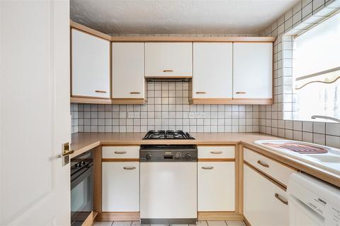 94 Sevenoaks Close, Sutton, SM2 6NL