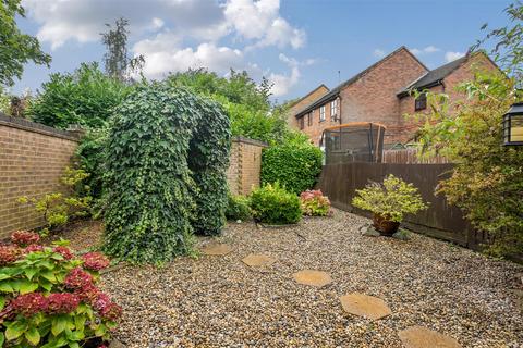 94 Sevenoaks Close, Sutton, SM2 6NL