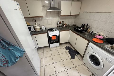 2 bedroom flat to rent, Green Street, Riverside, Cardiff