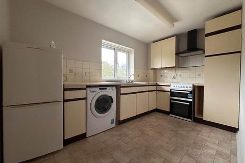 2 bedroom flat for sale, Halifield Drive, Belvedere DA17