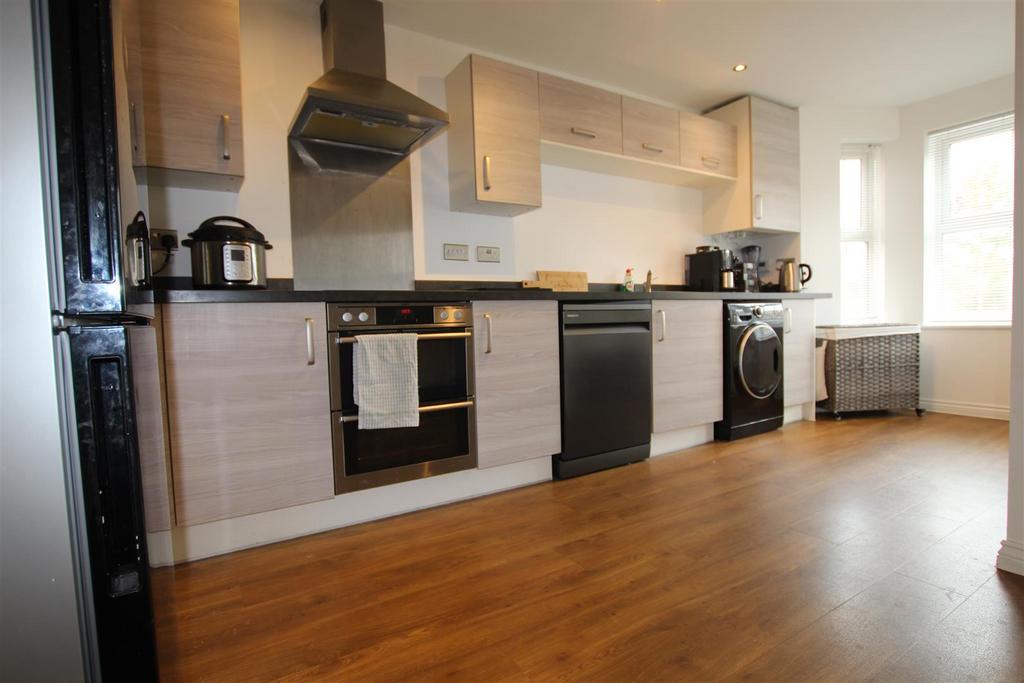 Kitchen / Breakfast Room