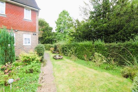 2 bedroom maisonette to rent, Deaks Lane, Ansty, RH17