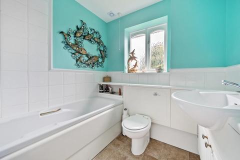 18 Wychwood Close, Sunbury-on-thames, TW16 7RF