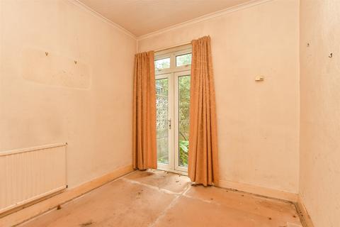 2 bedroom end of terrace house for sale, Barton Hill Drive, Minster On Sea, Sheerness, Kent