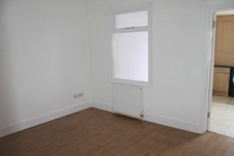 4 bedroom terraced house to rent, Edmonton , N9 0SG