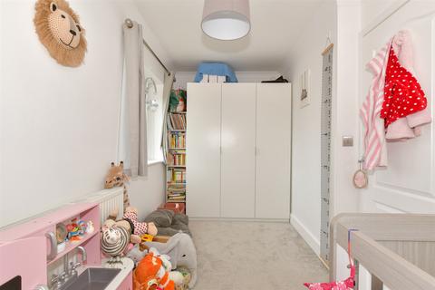 4 Hamilton Close, Snodland, ME6 5GA