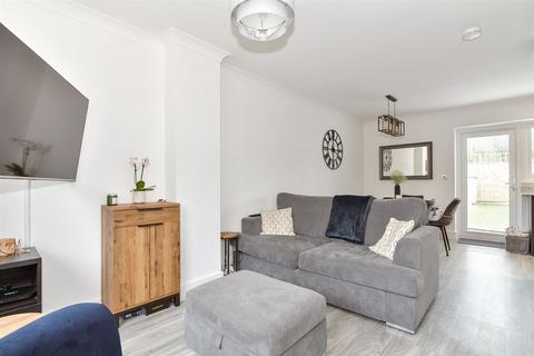 4 Hamilton Close, Snodland, ME6 5GA
