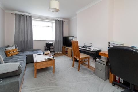 2 bedroom maisonette for sale, Heronsgate, Edgware, Middx, HA8