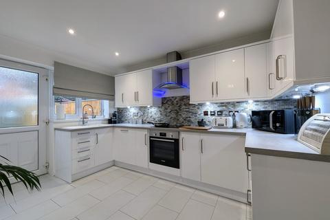 142 Beaconside, South Shields, NE34 7PX
