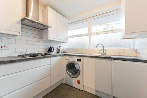 2 bedroom flat to rent, Churchill Gardens, Pimlico, London, SW1V