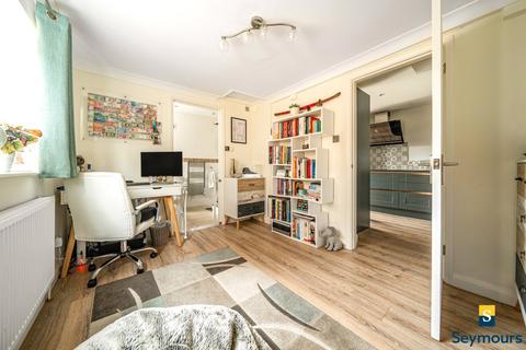 6 Brocks Drive, Fairlands, Guildford, GU3 3ND