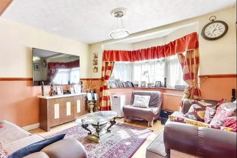 3 bedroom semi-detached house for sale, Wembley Way, Wembley