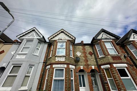 3 bedroom house to rent, Russell Road, Folkestone, CT19