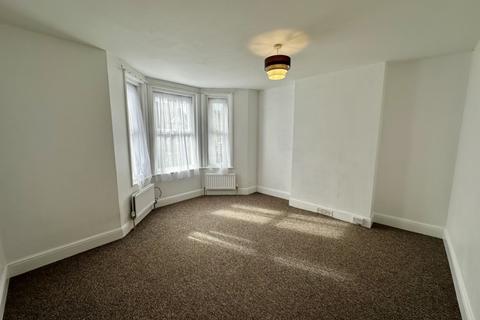 3 bedroom house to rent, Russell Road, Folkestone, CT19