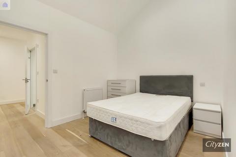 Studio to rent, Clyde Square, London E14