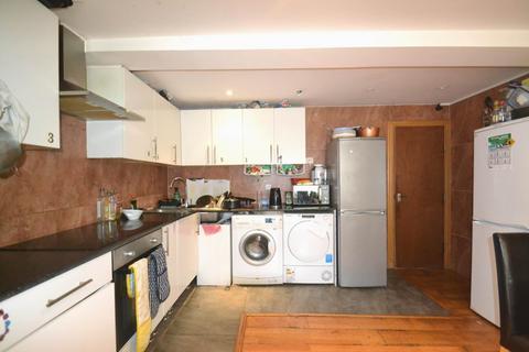 House share to rent, Studland Road, Hanwell