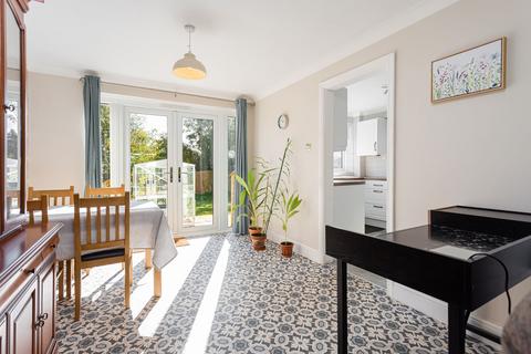54 Arden Road, Furnace Green, Crawley, RH10 6HR