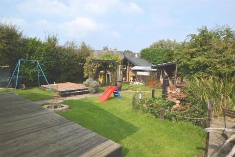 2 bedroom detached bungalow for sale, St. Pauls View Road, Newport