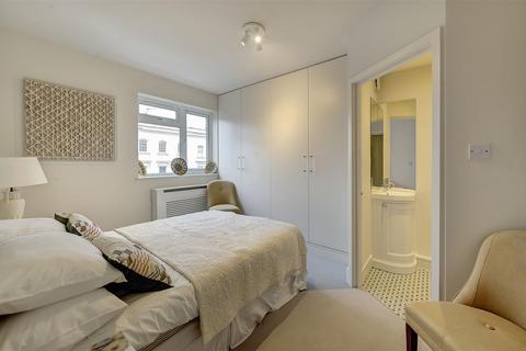 3 bedroom maisonette for sale, Ann Lane, London