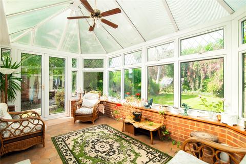 40 Lime Grove, Twickenham, TW1 1EL
