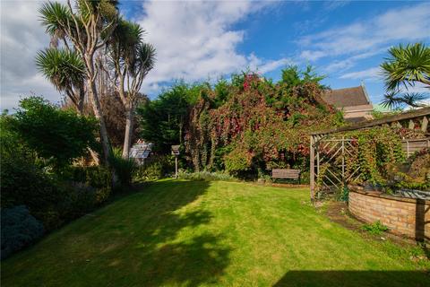 40 Lime Grove, Twickenham, TW1 1EL