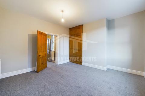 2 bedroom semi-detached house to rent, Greenfield Road, Birmingham B17