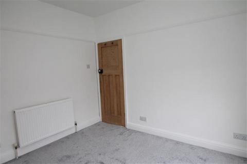 3 bedroom semi-detached house to rent, Cornwall Street, HU16